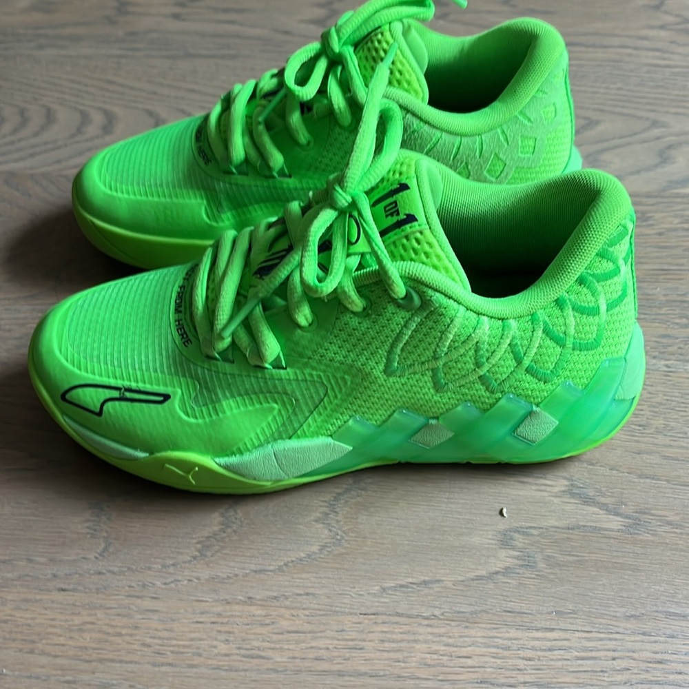 Puma MB.01 Low Lo Team Green Gecko Volt Lime Lamelo Ball Boys basketball Sneaker